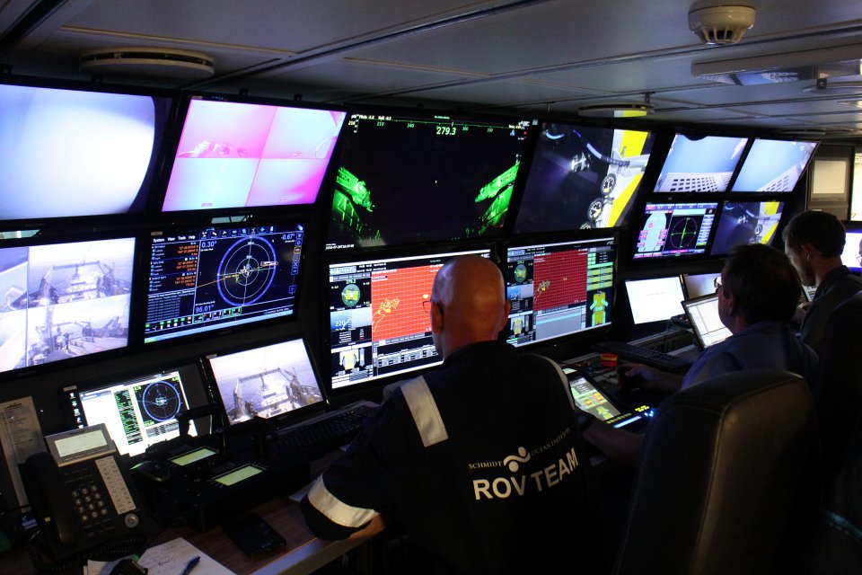 R/V Falkor control room R/V Falkor control room