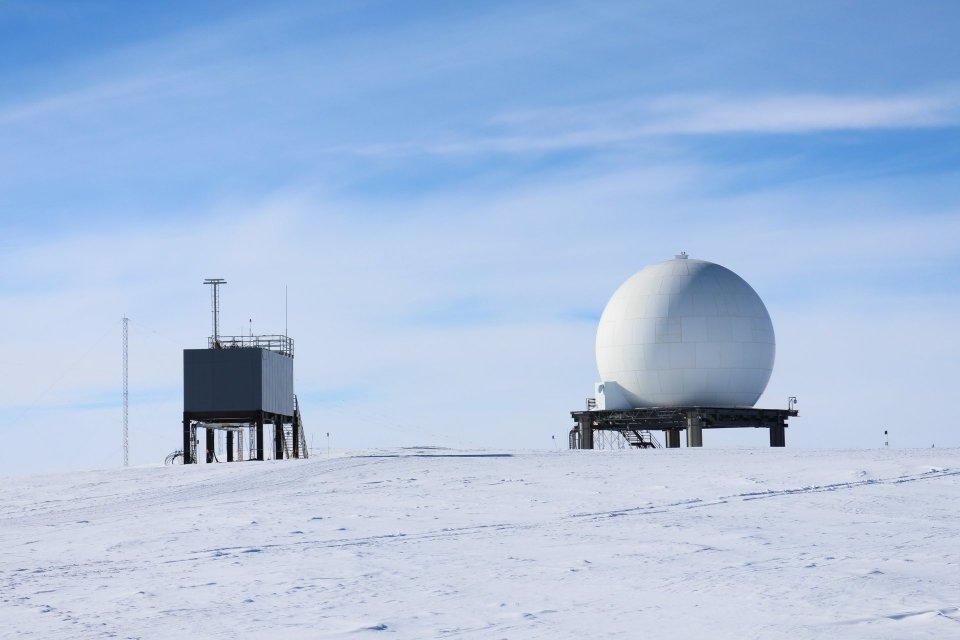 Tracking decaying satellites